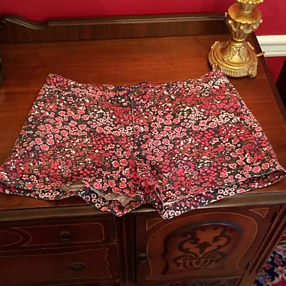 Gap Floral Short Shorts